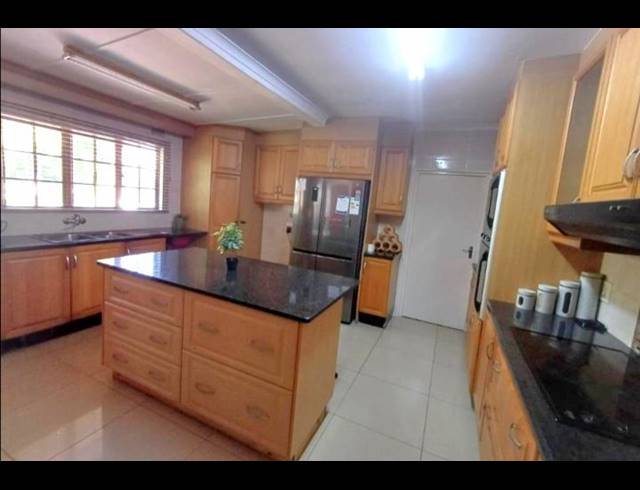 4 BEDROOM HOUSE FOR SALE IN ARBORETUM